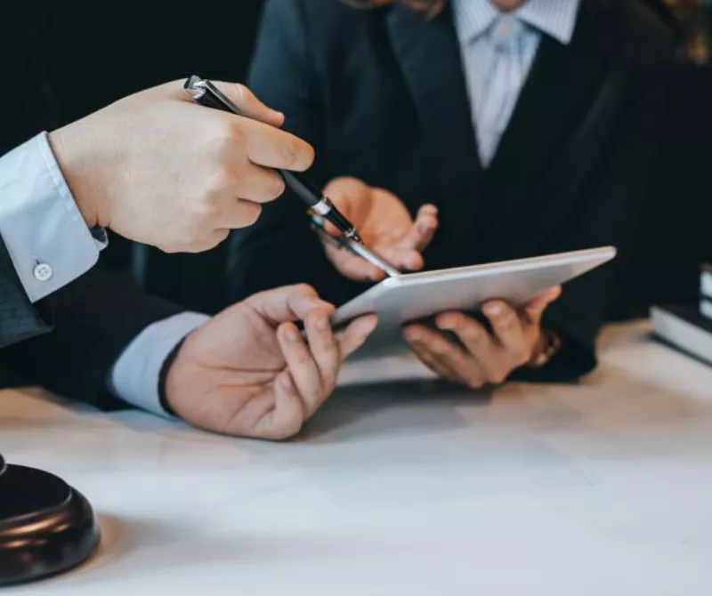 حسین جهرمی بهترین وکیل پاکدشت